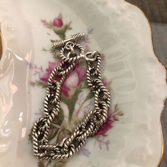 Sterling silver twist oval link Bracelet. - Picture 3 of 8